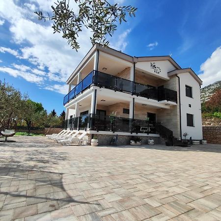 Villa Apartments Filip Starigrad Paklenica Exterior foto