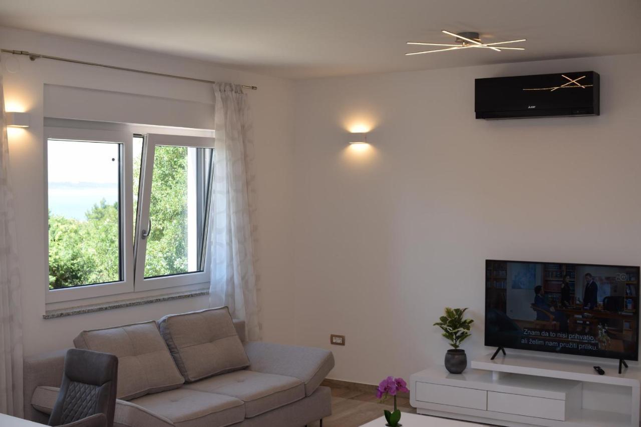 Villa Apartments Filip Starigrad Paklenica Exterior foto