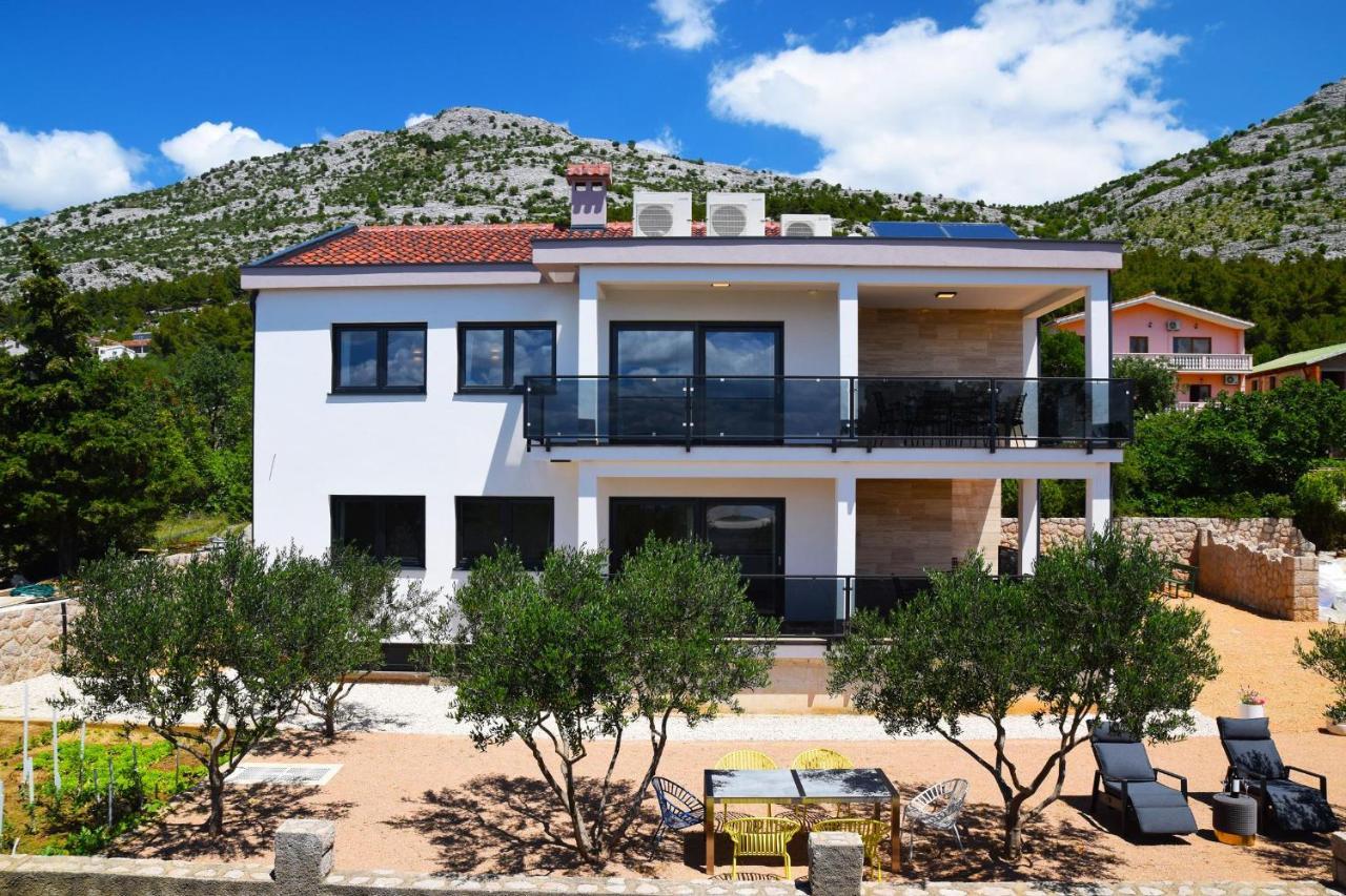 Villa Apartments Filip Starigrad Paklenica Exterior foto
