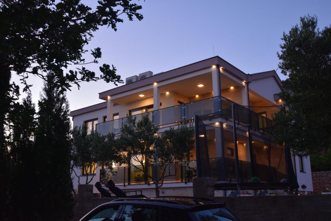 Villa Apartments Filip Starigrad Paklenica Exterior foto