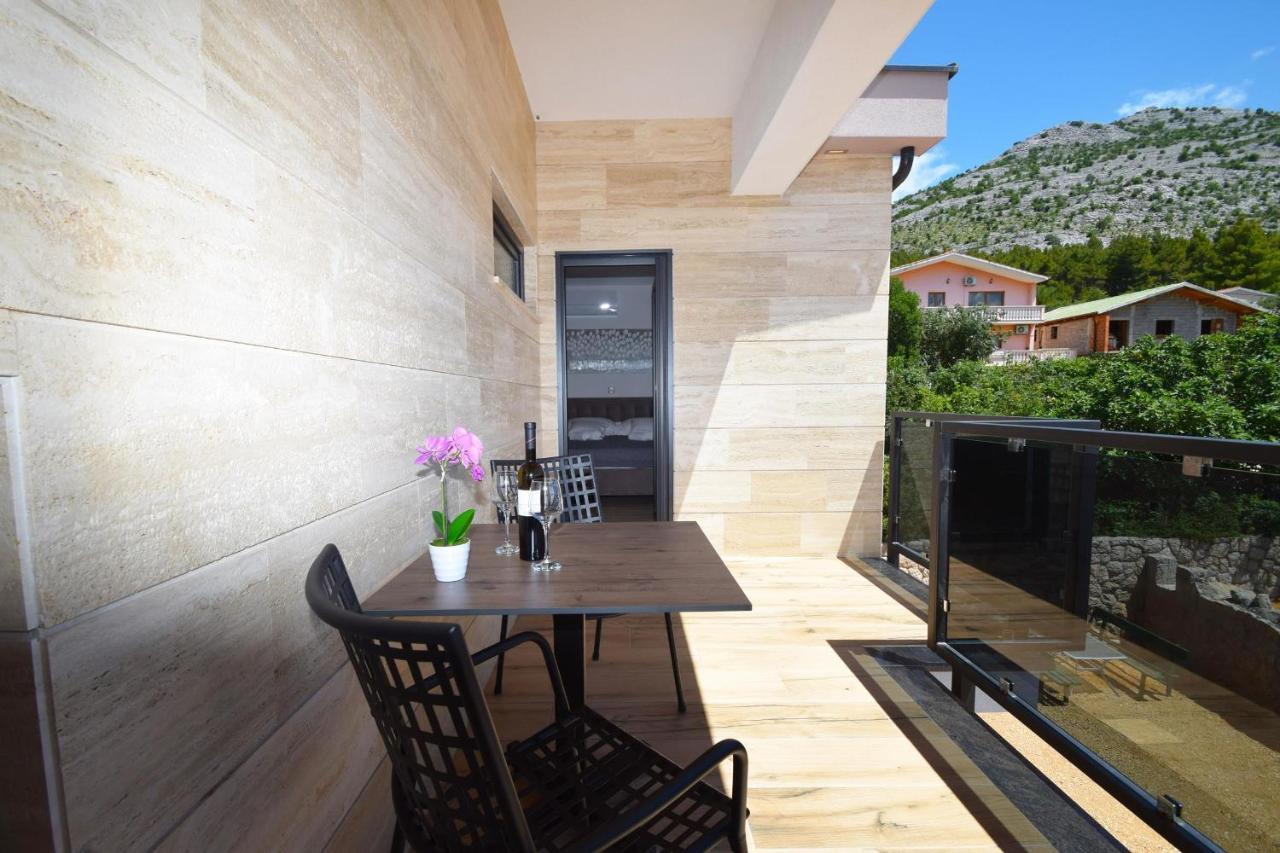 Villa Apartments Filip Starigrad Paklenica Exterior foto