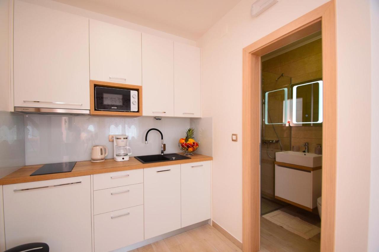 Villa Apartments Filip Starigrad Paklenica Exterior foto