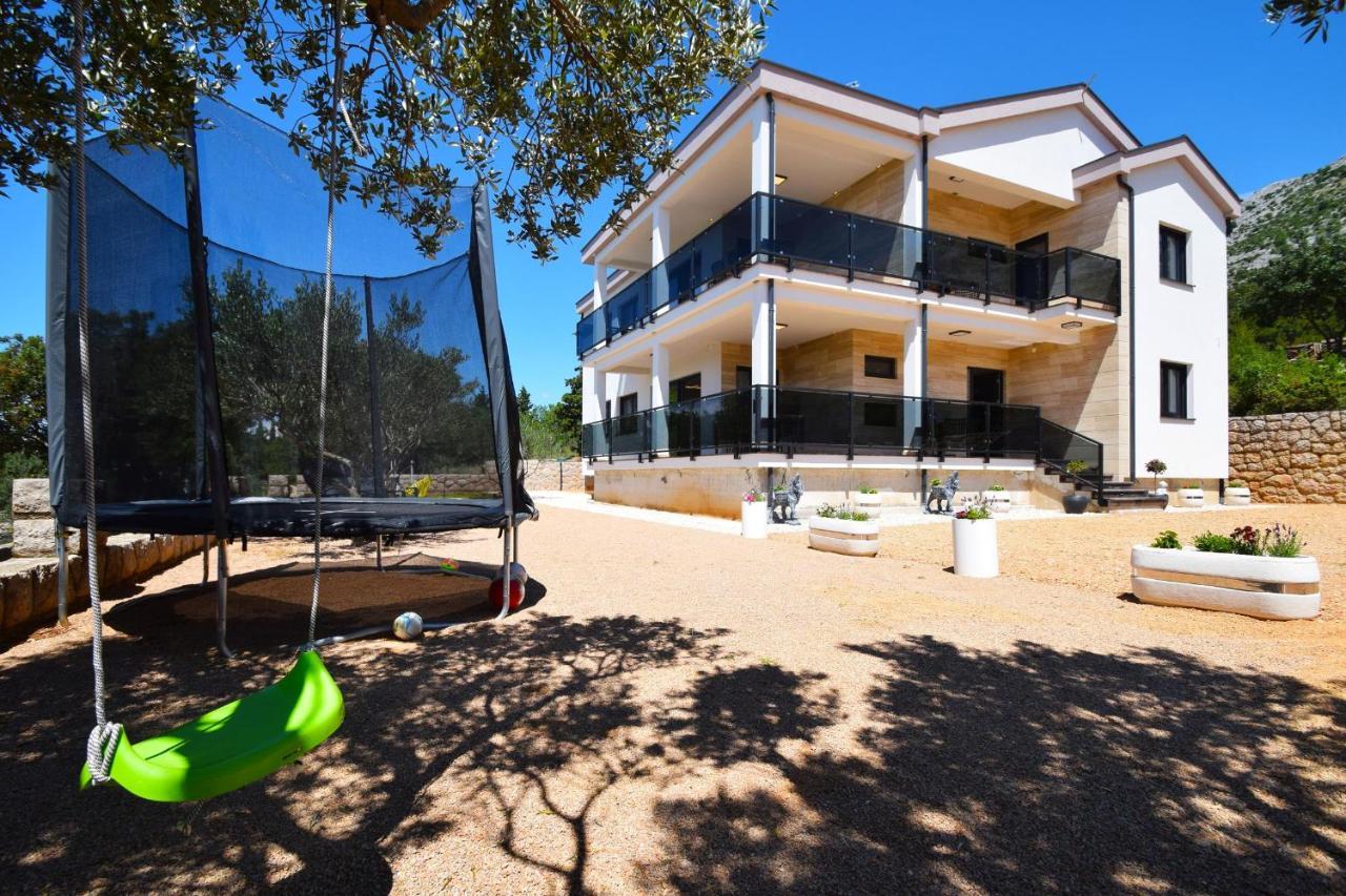 Villa Apartments Filip Starigrad Paklenica Exterior foto