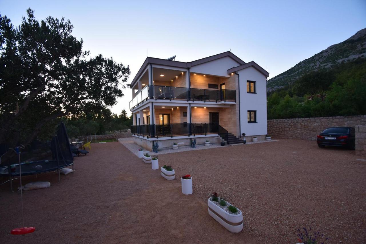 Villa Apartments Filip Starigrad Paklenica Exterior foto