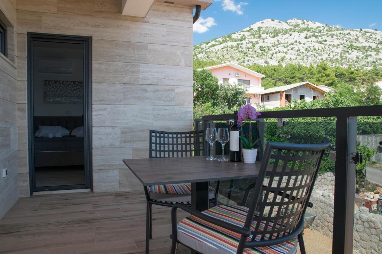 Villa Apartments Filip Starigrad Paklenica Exterior foto
