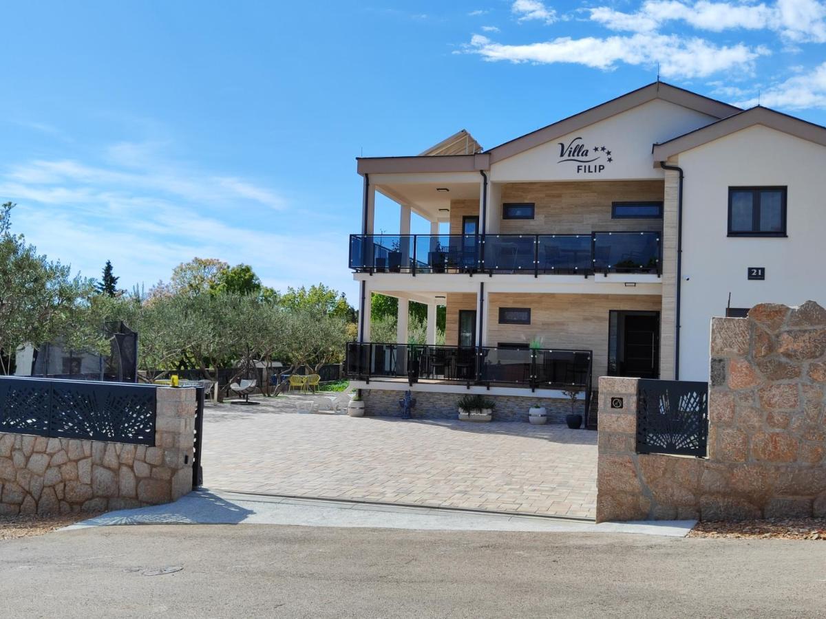 Villa Apartments Filip Starigrad Paklenica Exterior foto